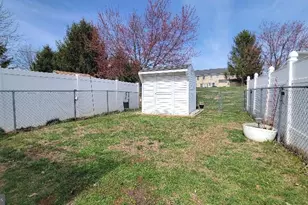 337 E Ridge Dr, Hagerstown, MD 21740 - Photo 14