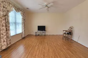 337 E Ridge Dr, Hagerstown, MD 21740 - Photo 2