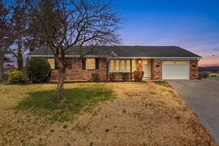 13835 Northcrest Rd, Hagerstown, MD 21742 - Photo 2