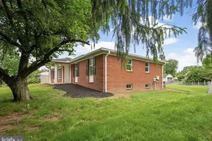 13524 Cherry Tree Cir, Hagerstown, MD 21742 - Photo 2