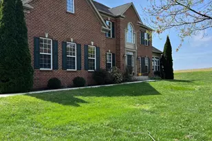 10138 Roulette Dr, Hagerstown, MD 21740 - Photo 2
