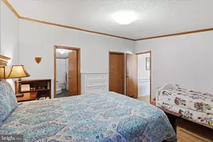 11125 Lakeside Dr, Hagerstown, MD 21740 - Photo 20