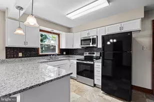 17521 Gay St, Hagerstown, MD 21740 - Photo 12