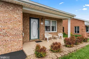 122 Southern Oak Dr, Hagerstown, MD 21740 - Photo 2