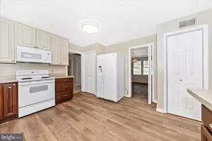 19103 Woodhill Dr, Hagerstown, MD 21742 - Photo 16