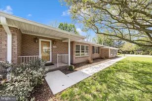 19103 Woodhill Dr, Hagerstown, MD 21742 - Photo 4