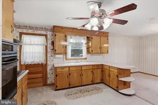 12037 Ronnie Dr, Hagerstown, MD 21742 - Photo 8