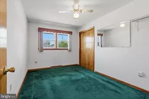 12037 Ronnie Dr, Hagerstown, MD 21742 - Photo 16