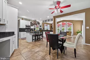 19103 Red Maple Dr, Hagerstown, MD 21742 - Photo 28