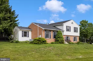 21 Carriage Hill Dr, Hagerstown, MD 21742 - Photo 1