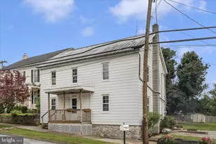 21321 Leiter St, Hagerstown, MD 21742 - Photo 2