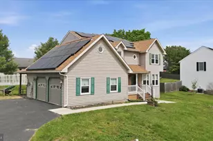 605 Fair Meadows Blvd, Hagerstown, MD 21740 - Photo 2