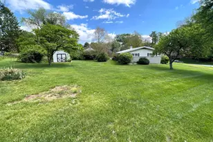 16 Bittersweet Dr, Hagerstown, MD 21740 - Photo 2
