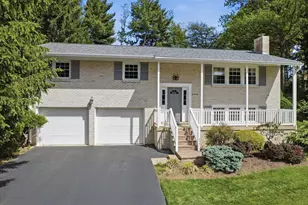 17 Bittersweet Dr, Hagerstown, MD 21740 - Photo 2