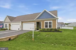 19536 Cosmos St, Hagerstown, MD 21742 - Photo 2
