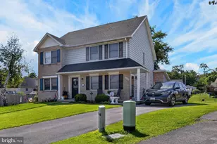 1048 Hampton Cir, Hagerstown, MD 21742 - Photo 2