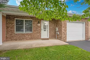 129 Sunflower Dr, Hagerstown, MD 21740 - Photo 2