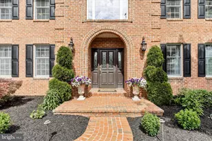 11203 Parkwood Dr, Hagerstown, MD 21742 - Photo 2