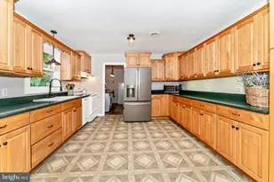 9708 Fernwood Ln, Hagerstown, MD 21740 - Photo 16