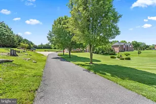 12719 Ailanthus Dr, Hagerstown, MD 21742 - Photo 6