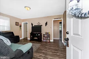 1052 Fairview Rd, Hagerstown, MD 21742 - Photo 2