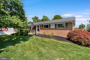 17707 Woodcrest Rd, Hagerstown, MD 21740 - Photo 1