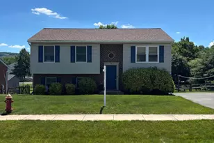 73 Amanda Dr, Smithsburg, MD 21783 - Photo 2