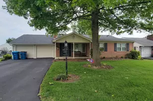 17223 Cloverleaf Rd, Hagerstown, MD 21740 - Photo 1