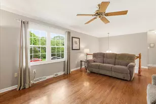 1059 Valleybrook Dr, Hagerstown, MD 21742 - Photo 12