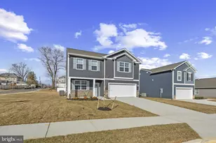 636 Armstrong Ave, Hagerstown, MD 21740 - Photo 1