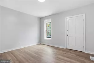 10 E Lee St, Hagerstown, MD 21740 - Photo 2
