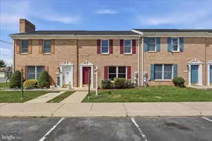 309 E Ridge Dr, Hagerstown, MD 21740 - Photo 2