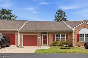 353 Sunbrook Ln, Hagerstown, MD 21742 - Photo 2