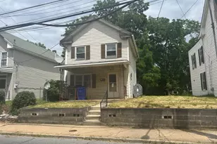 654 Pennsylvania Ave, Hagerstown, MD 21740 - Photo 1
