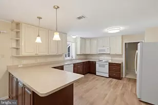 19103 Woodhill Dr, Hagerstown, MD 21742 - Photo 14