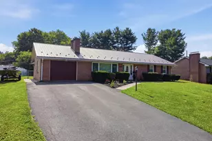 10535 Peachtree Ln, Williamsport, MD 21795 - Photo 2