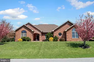 18722 Fountain Terrace, Hagerstown, MD 21742 - Photo 2