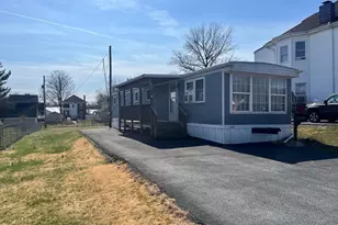17813 Sherman Ave, Hagerstown, MD 21740 - Photo 1