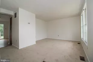 1524 Violet Dr, Hagerstown, MD 21740 - Photo 2