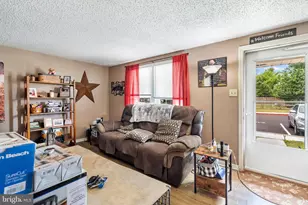 246 Lily Ct, Hagerstown, MD 21740 - Photo 6