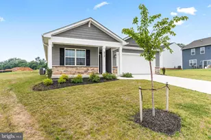 672 Armstrong Ave, Hagerstown, MD 21740 - Photo 2