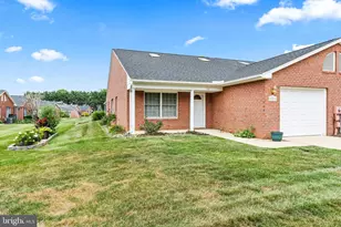 121 Chantilly Ct, Hagerstown, MD 21740 - Photo 2