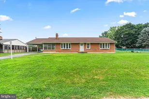 18219 Summerlin Dr, Hagerstown, MD 21740 - Photo 2