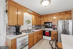 17601 Meadowood Dr, Hagerstown, MD 21740 - Photo 8