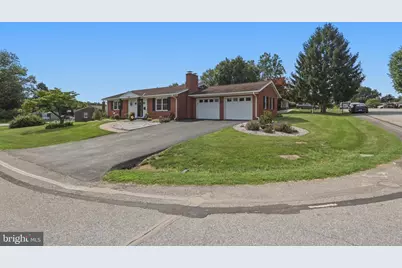 17601 Meadowood Drive, Hagerstown, MD 21740 - Photo 2
