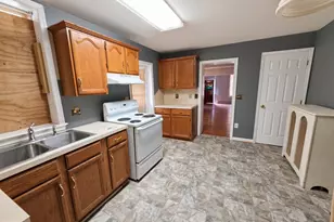 28 S Locust St, Hagerstown, MD 21740 - Photo 16