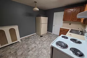 28 S Locust St, Hagerstown, MD 21740 - Photo 14