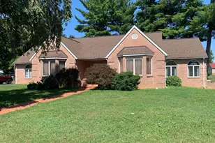 10819 Wilcox Dr, Williamsport, MD 21795 - Photo 2
