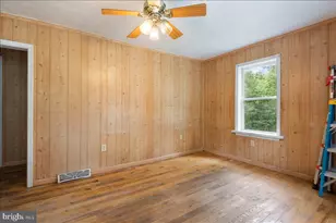 34 Brent St, Hancock, MD 21750 - Photo 2