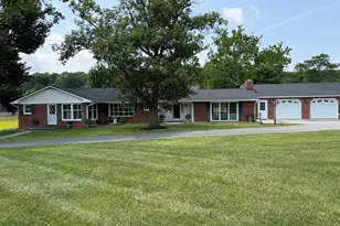 10939 Mapleville Rd, Hagerstown, MD 21742 - Photo 16